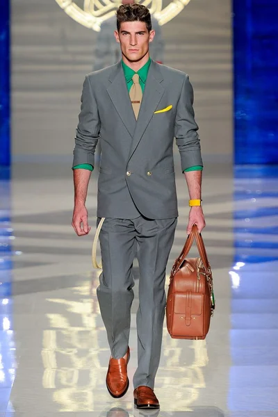 Look 27